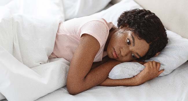 depressed-black-woman-lying-in-bed-alone-feeeling-650×350 depressed-black-woman-lying-in-bed-alone-feeeling-650x350